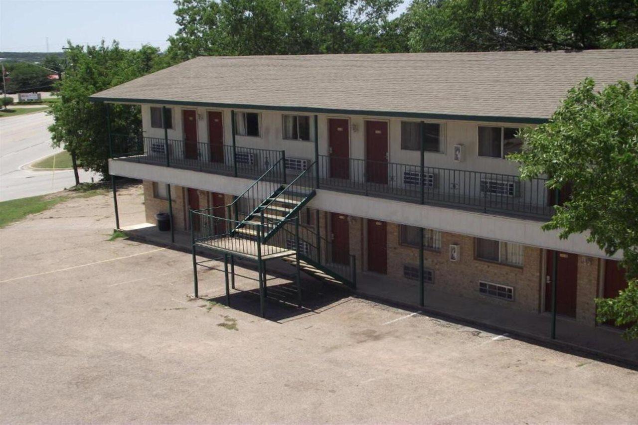 Glen Rose Inn & Suites Exterior photo